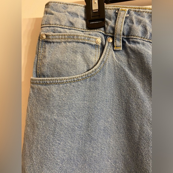 ASOS DESIGN baggy jeans in light stone wash - Picture 6 of 10